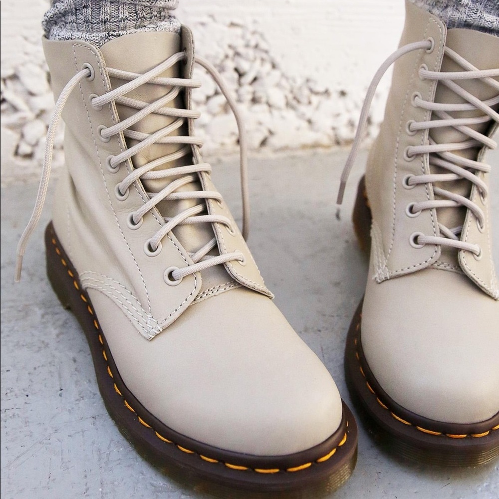 NWOB Dr Marten Pascal Combat Boots